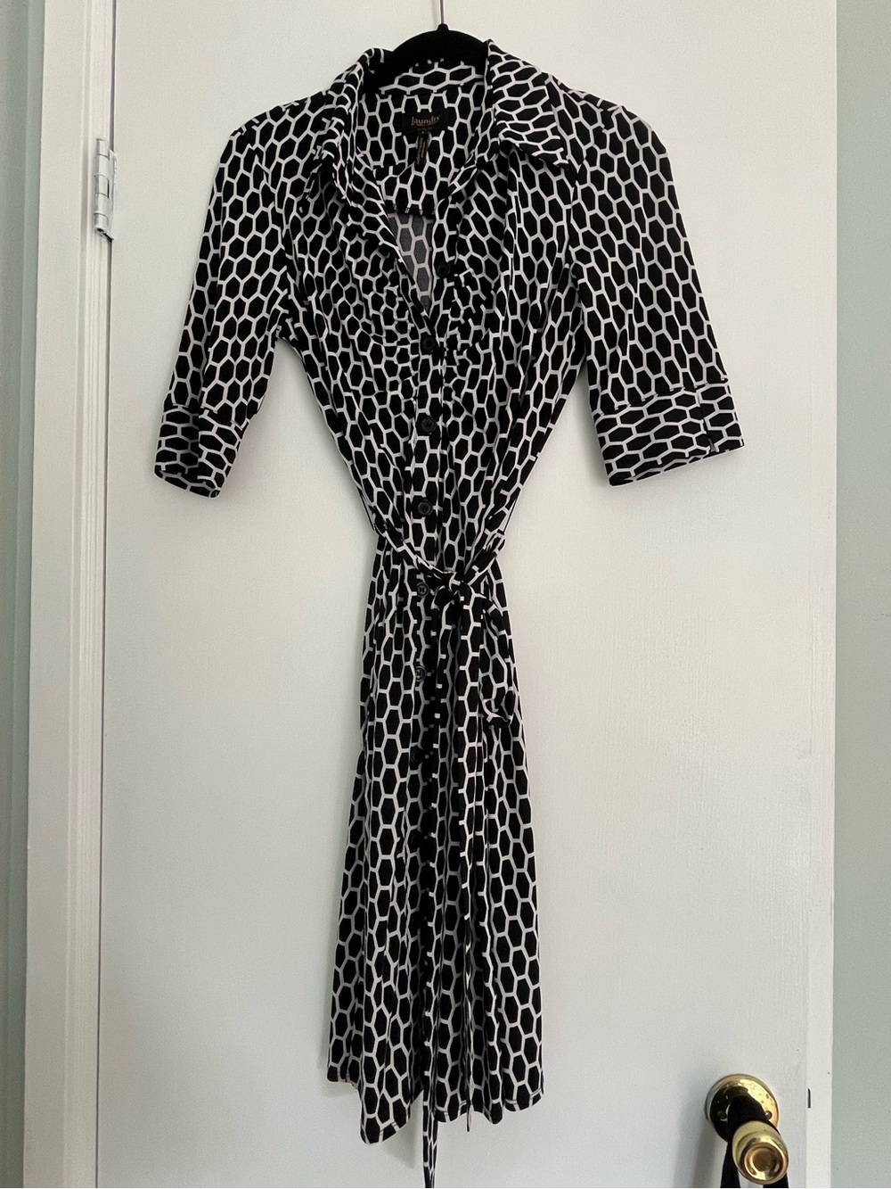 Laundry by Shelli Segal Black and White Geometric Dress in Size 6